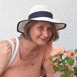 Christine Fink - Tieraromatologie & Raindrop Massagen